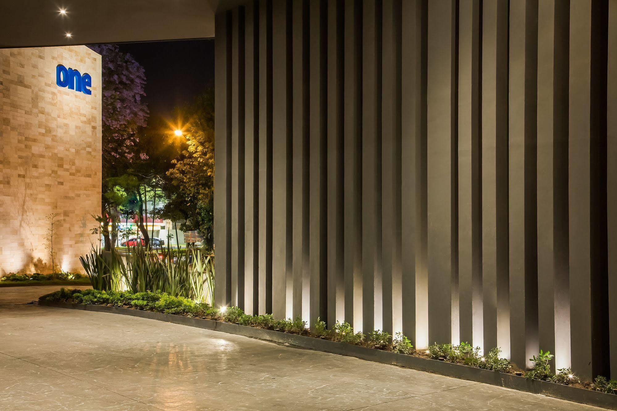 ホテル One Guadalajara Expo エクステリア 写真